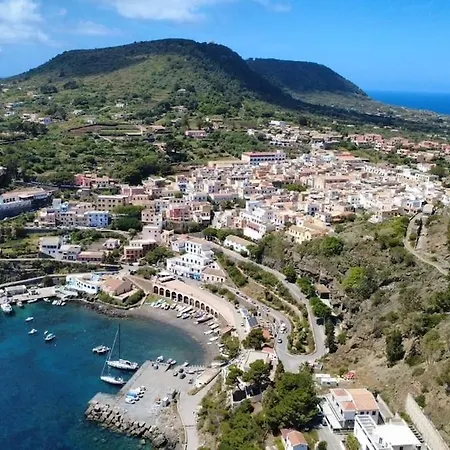 Alpstuga La Casetta Degli Amici Ustica