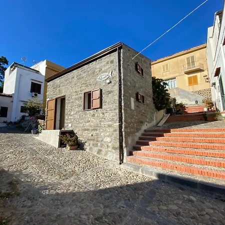 La Casetta Degli Amici Ustica * Isola di Ustica